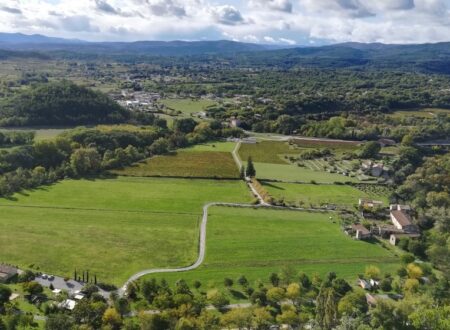 Le sentier des Cades - Der Campingplatz vom Himmel aus gesehen