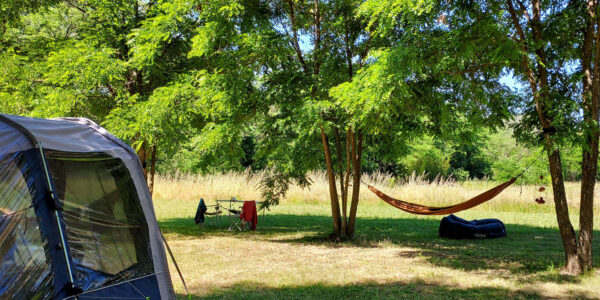 Emplacements Côté Rivière |Camping La Turelure | 3 etoiles en Ardeche